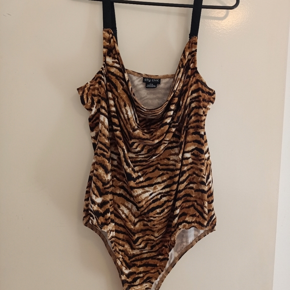 City Chic Tops - CITY CHIC 🐯 HOST PICK 🐯 City Chic Tigress Bodysuit Size S